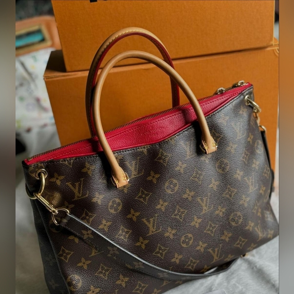 Louis Vuitton Pallas - Picture 1 of 7